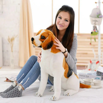 Chien de race en peluche réaliste