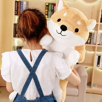 peluche chien marron joueur et amical