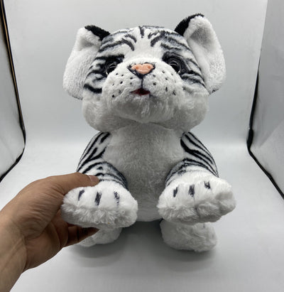 Tigre en peluche doux aux grandes oreilles