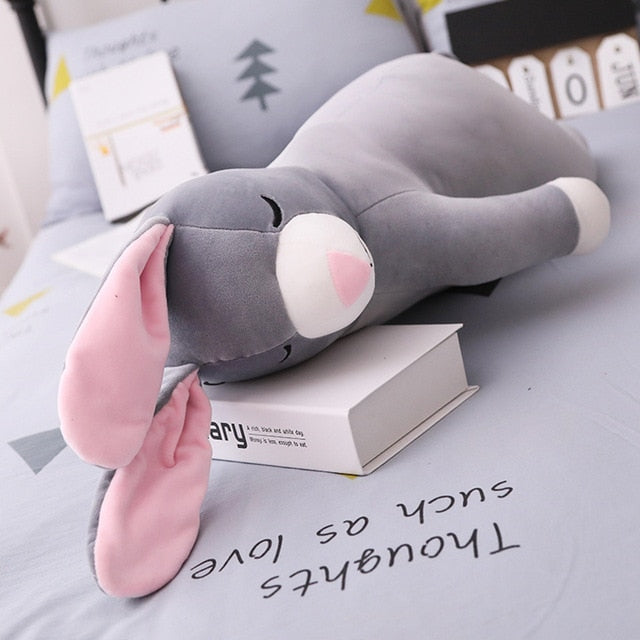 Gros lapin en peluche lapinou aux grandes oreilles