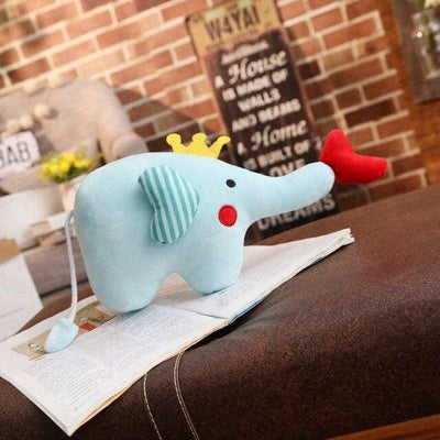 Coussin peluche éléphant roi pleine de tendresse