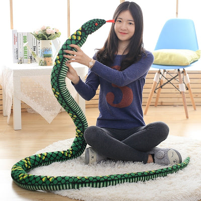 Long serpent vert en peluche pour s'amuser